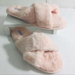 Splendid crystal pink slippers